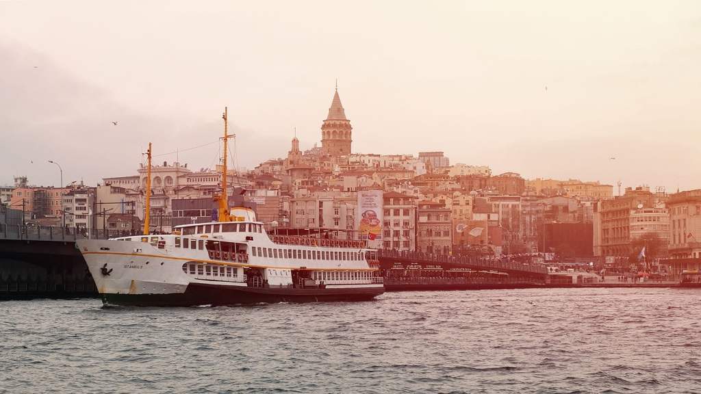 Between Waters: On Cities, Souls, and the Art of Letting&nbsp;Go